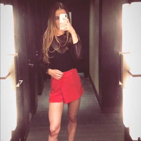 Red skort 😍 - Picture 1 of 2